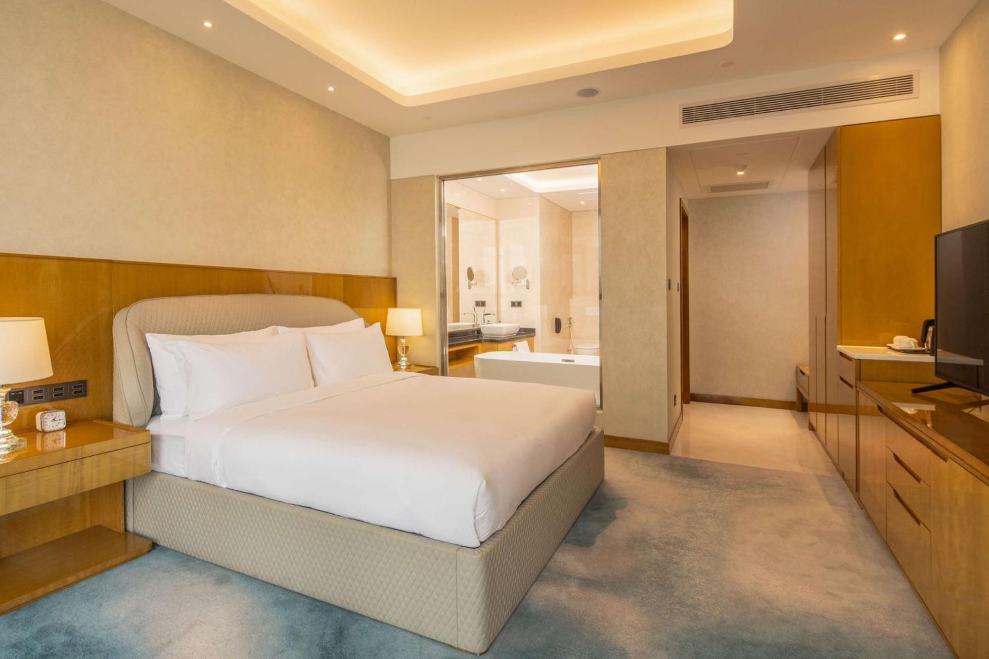 Hilton Brazzaville Les Tours Jumelles Hotel & Residences Екстериор снимка