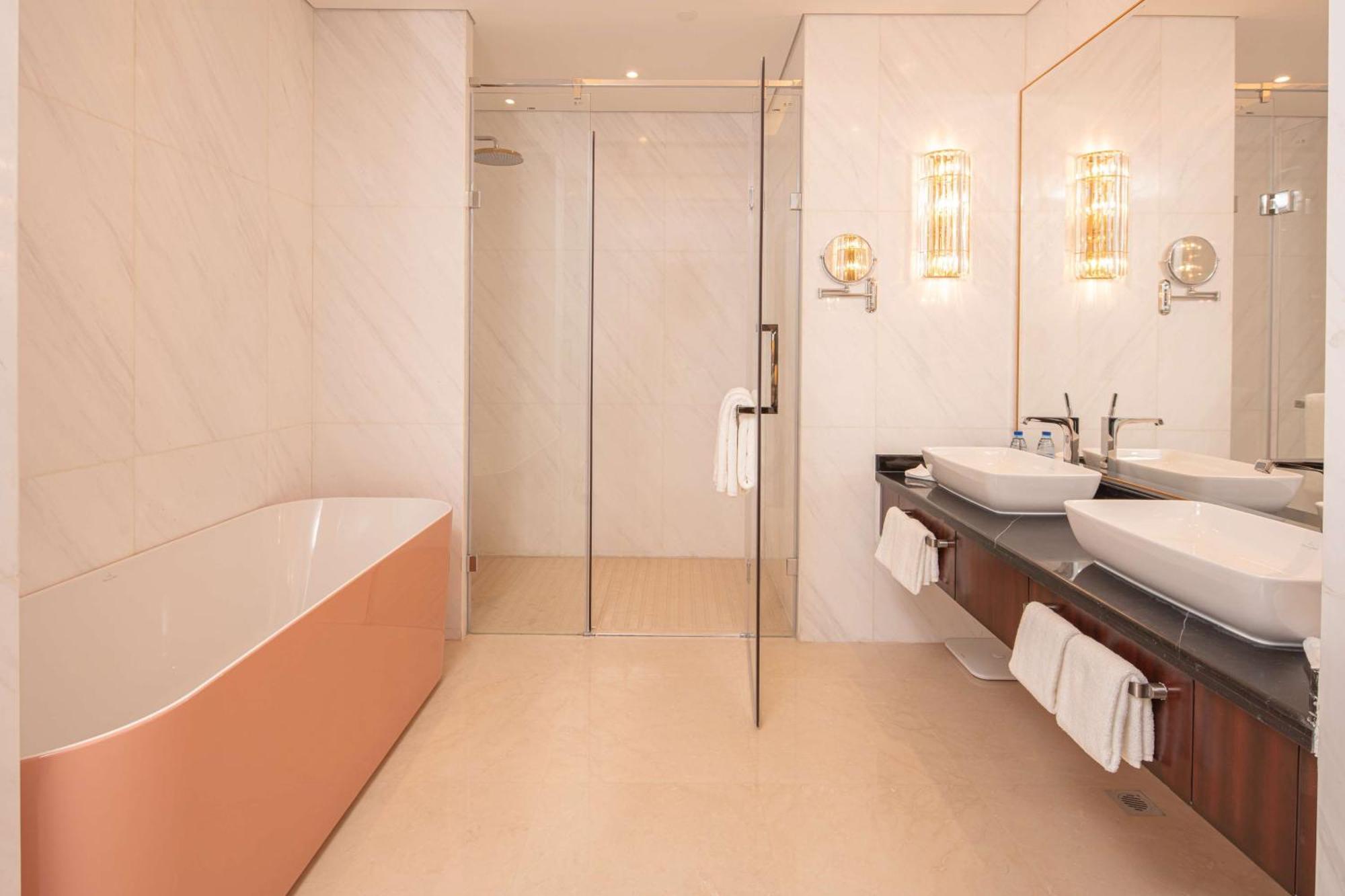 Hilton Brazzaville Les Tours Jumelles Hotel & Residences Екстериор снимка