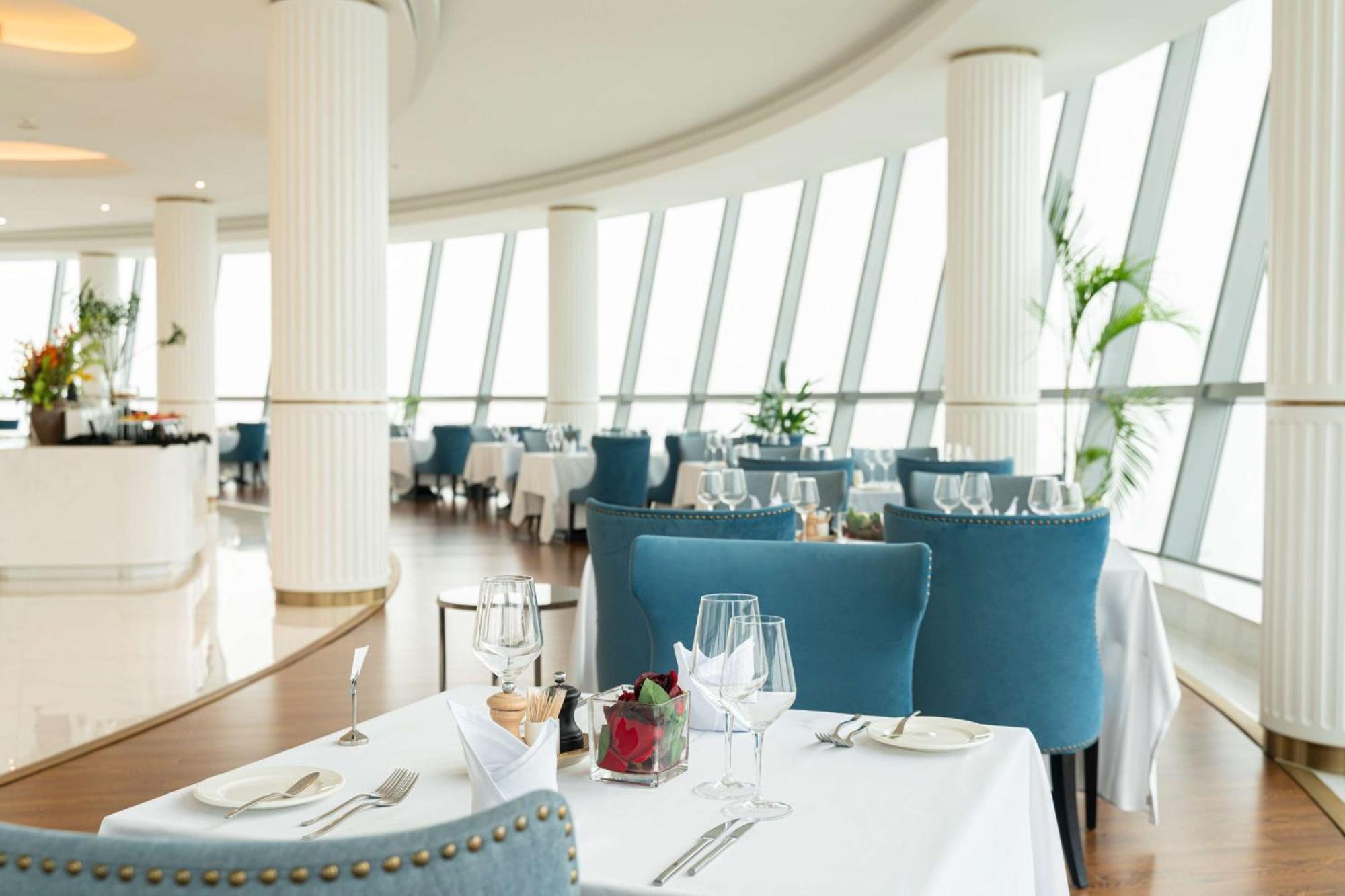 Hilton Brazzaville Les Tours Jumelles Hotel & Residences Екстериор снимка