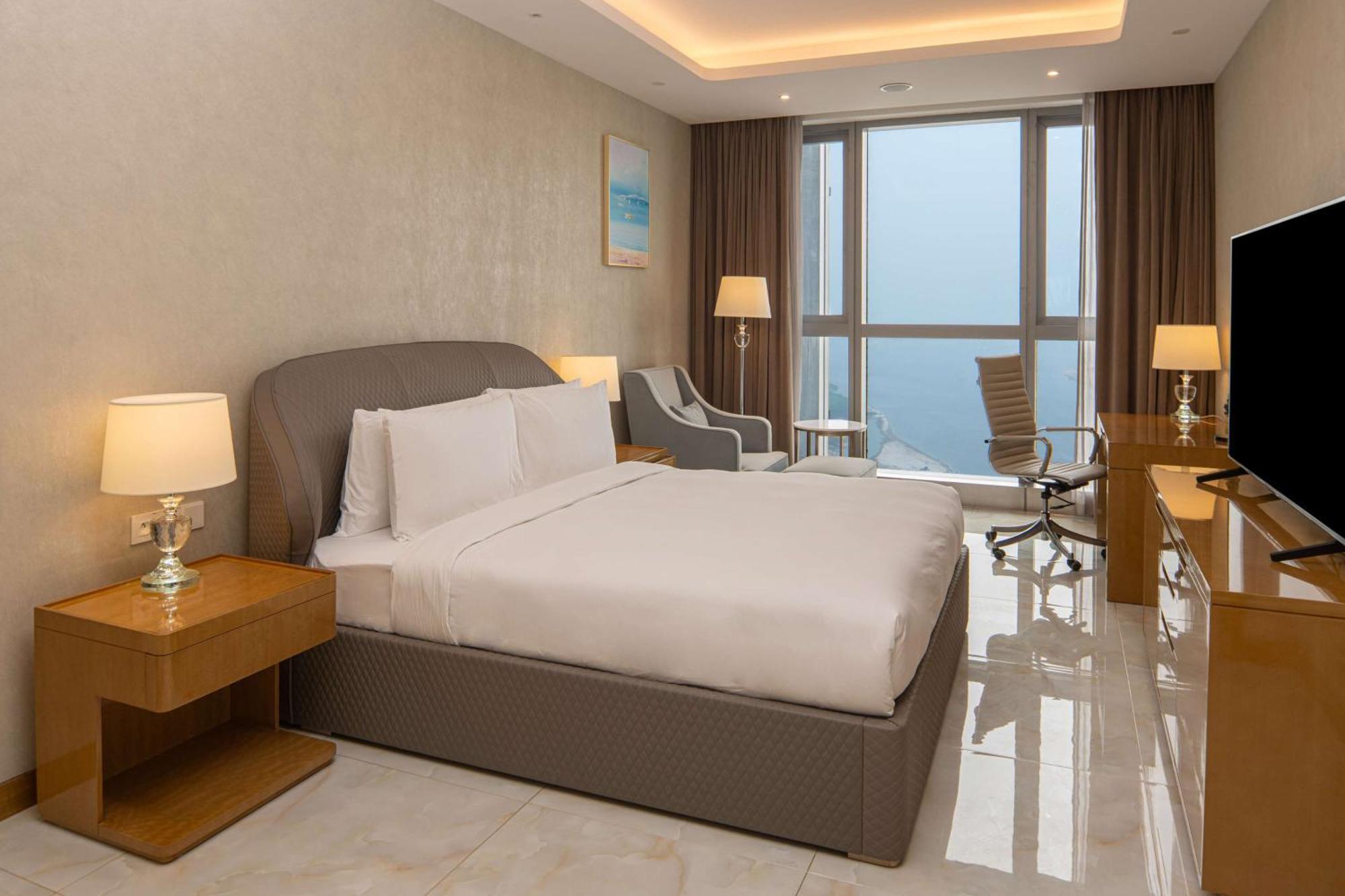 Hilton Brazzaville Les Tours Jumelles Hotel & Residences Екстериор снимка