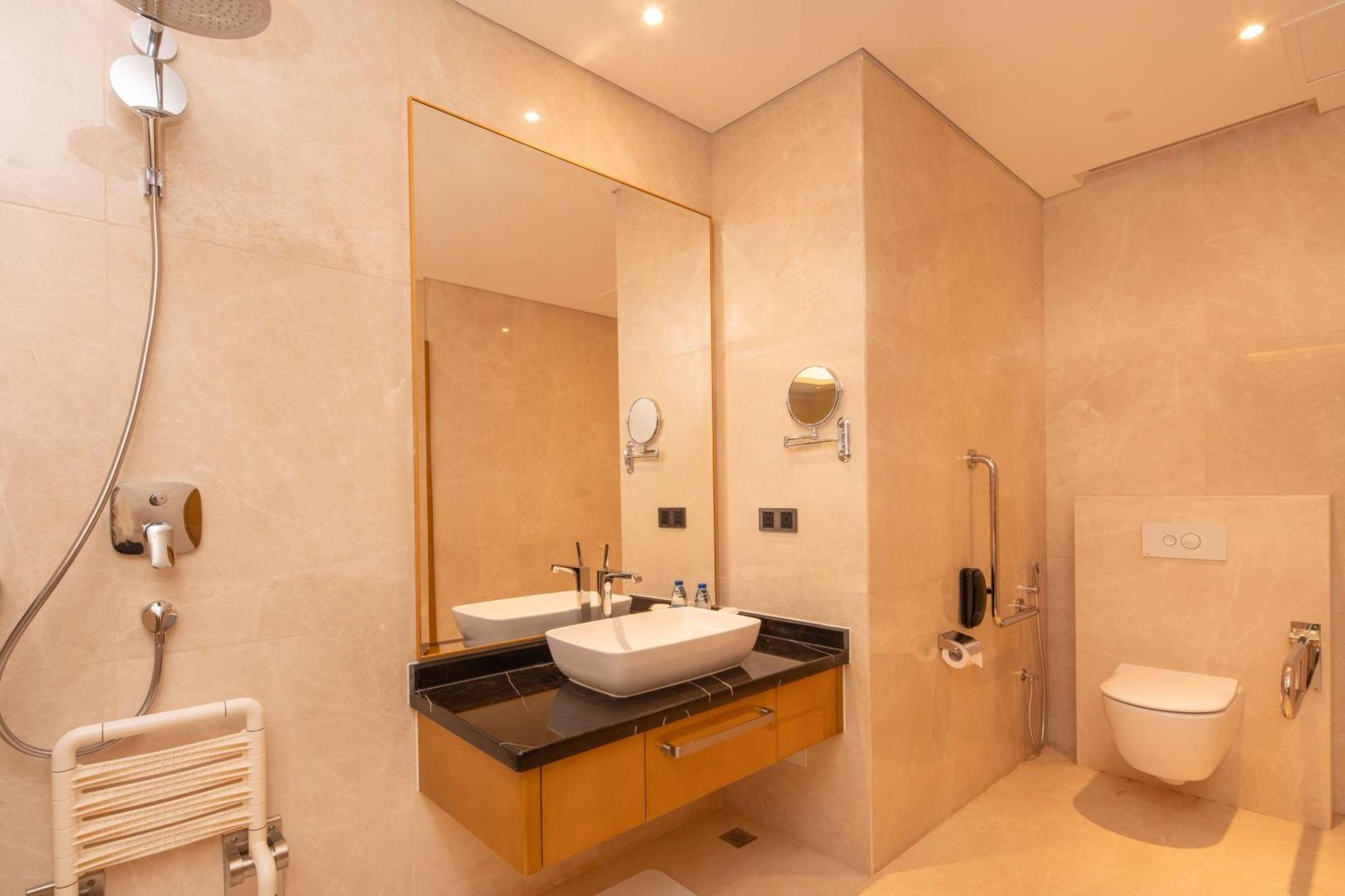 Hilton Brazzaville Les Tours Jumelles Hotel & Residences Екстериор снимка