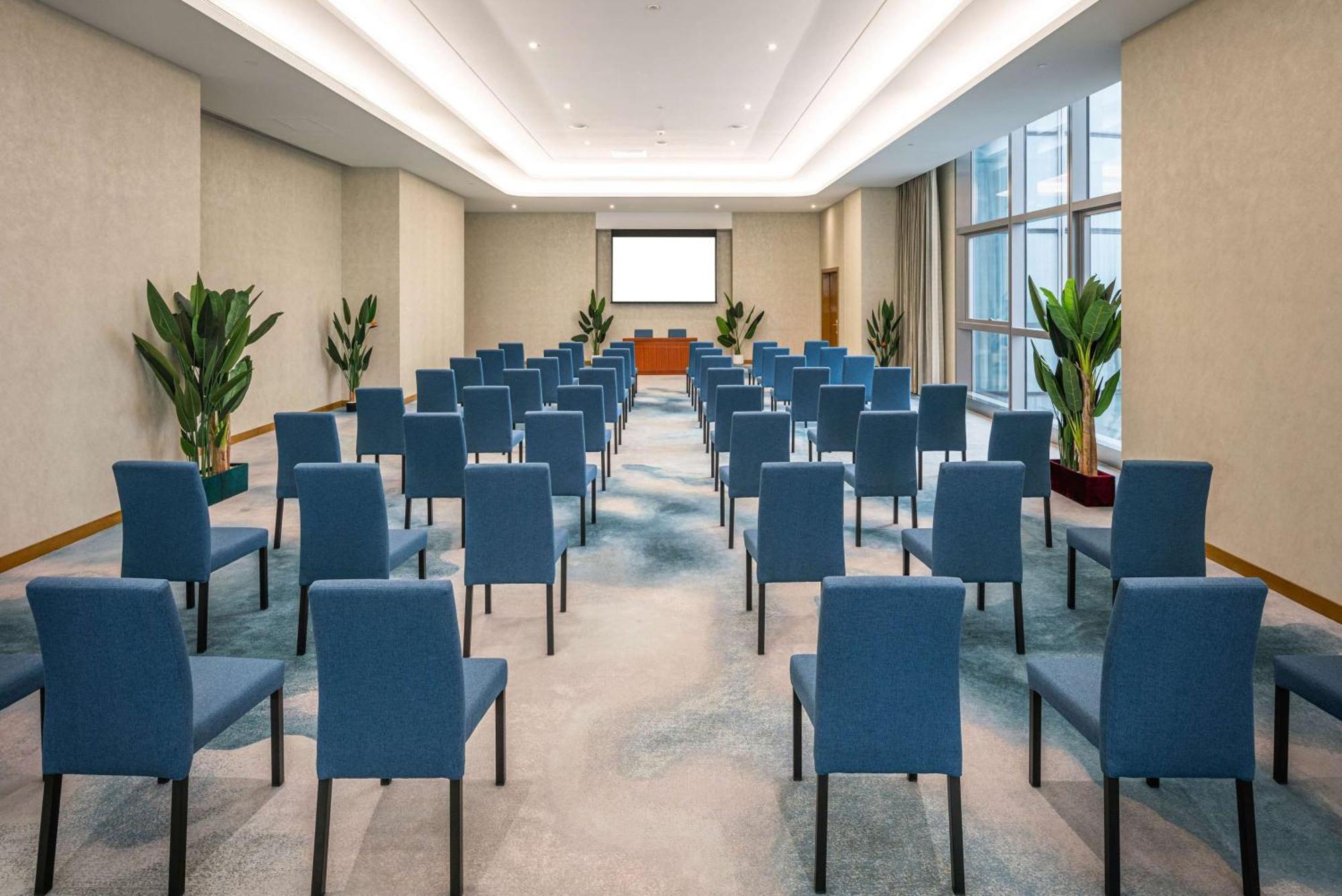 Hilton Brazzaville Les Tours Jumelles Hotel & Residences Екстериор снимка