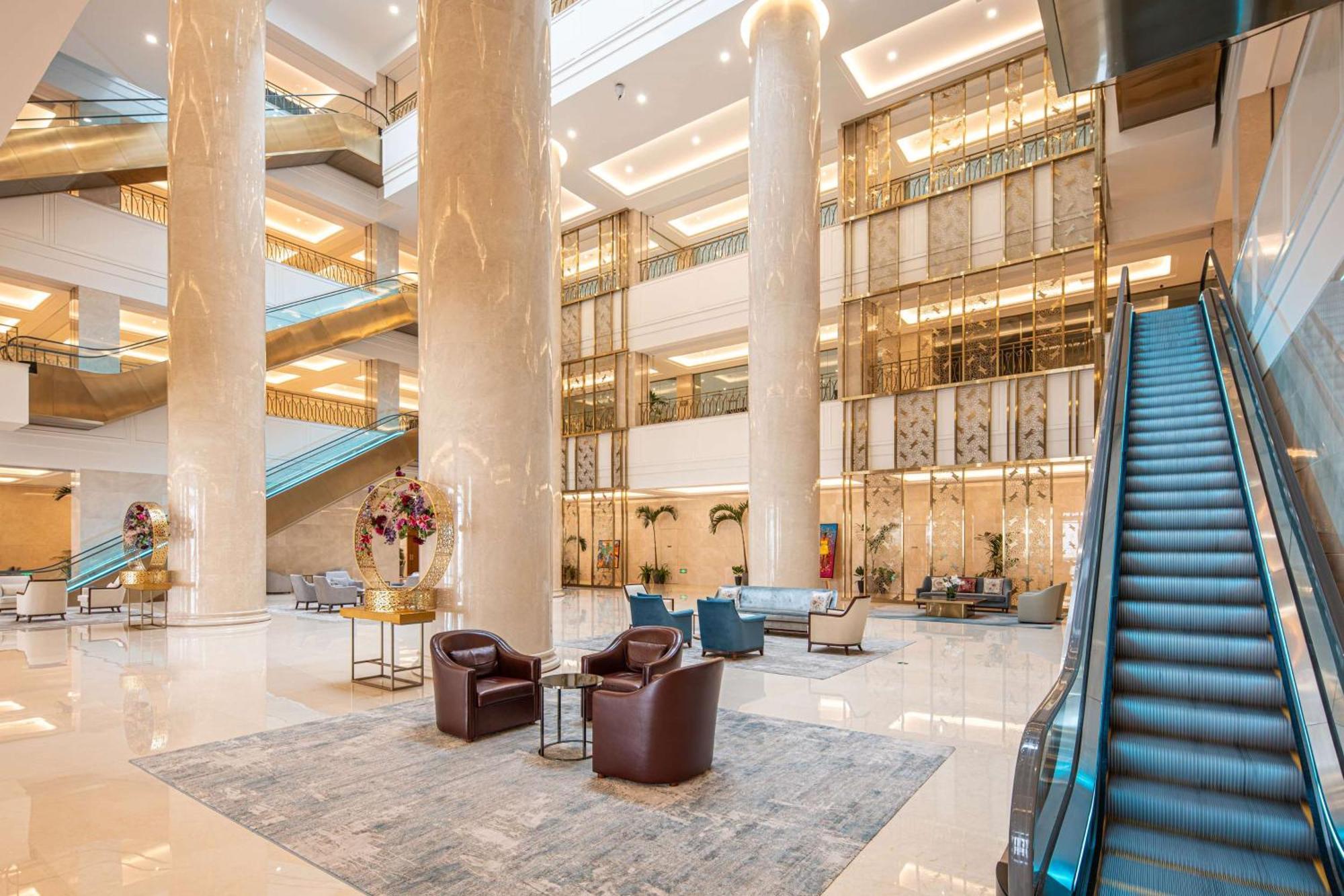 Hilton Brazzaville Les Tours Jumelles Hotel & Residences Екстериор снимка