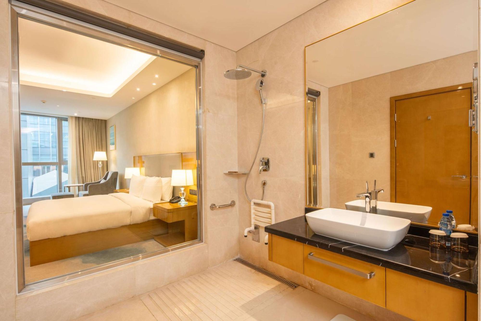 Hilton Brazzaville Les Tours Jumelles Hotel & Residences Екстериор снимка