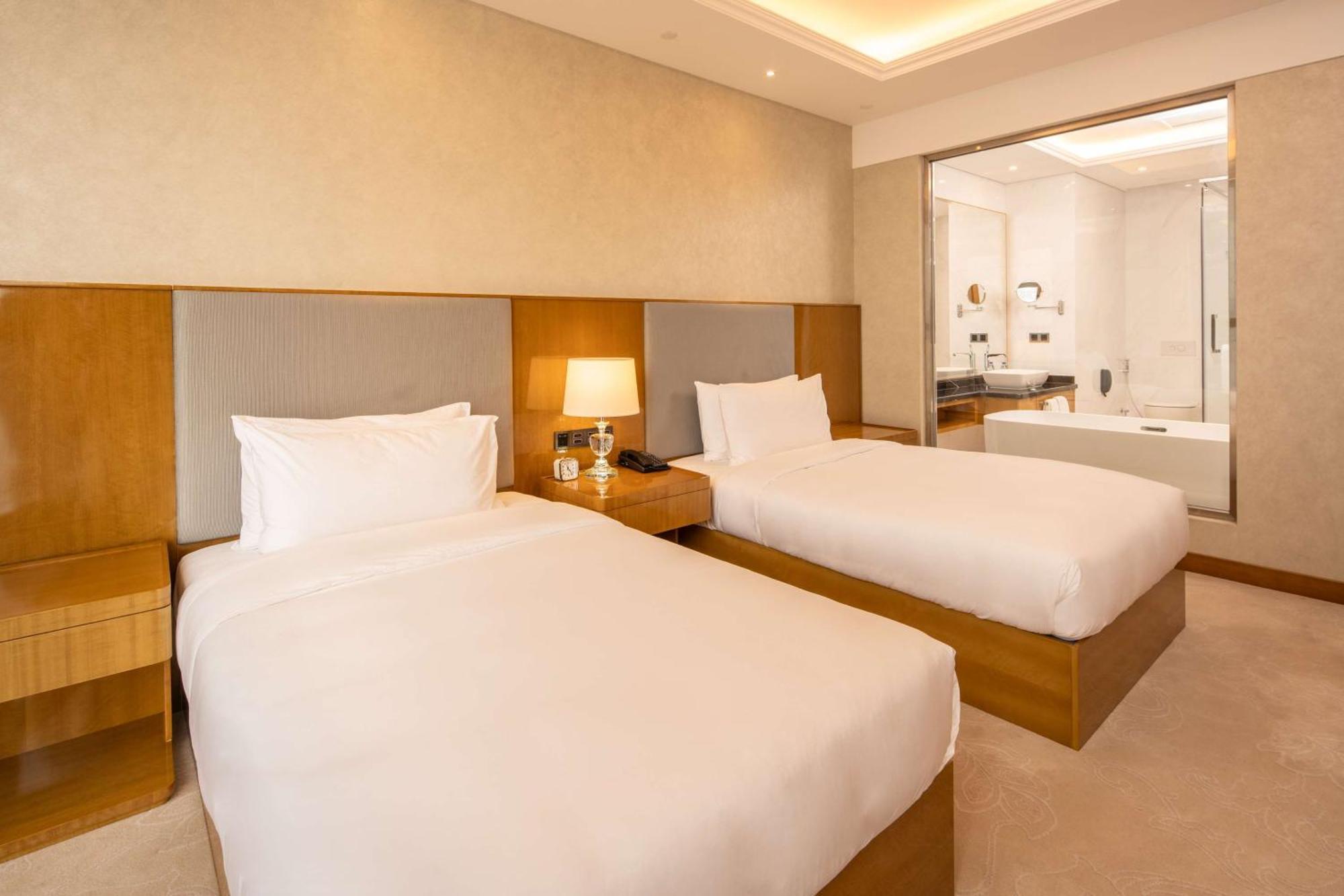 Hilton Brazzaville Les Tours Jumelles Hotel & Residences Екстериор снимка