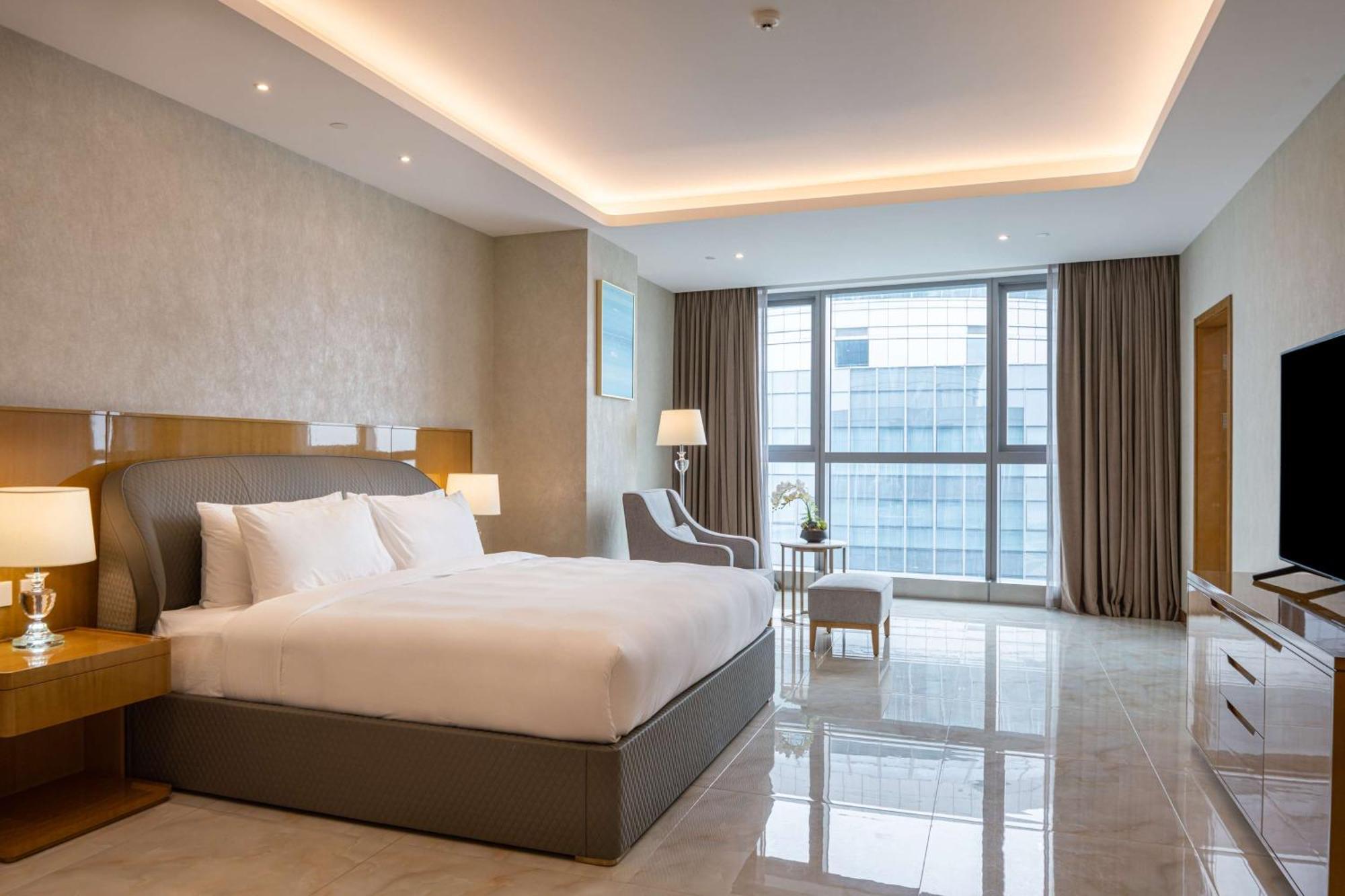 Hilton Brazzaville Les Tours Jumelles Hotel & Residences Екстериор снимка