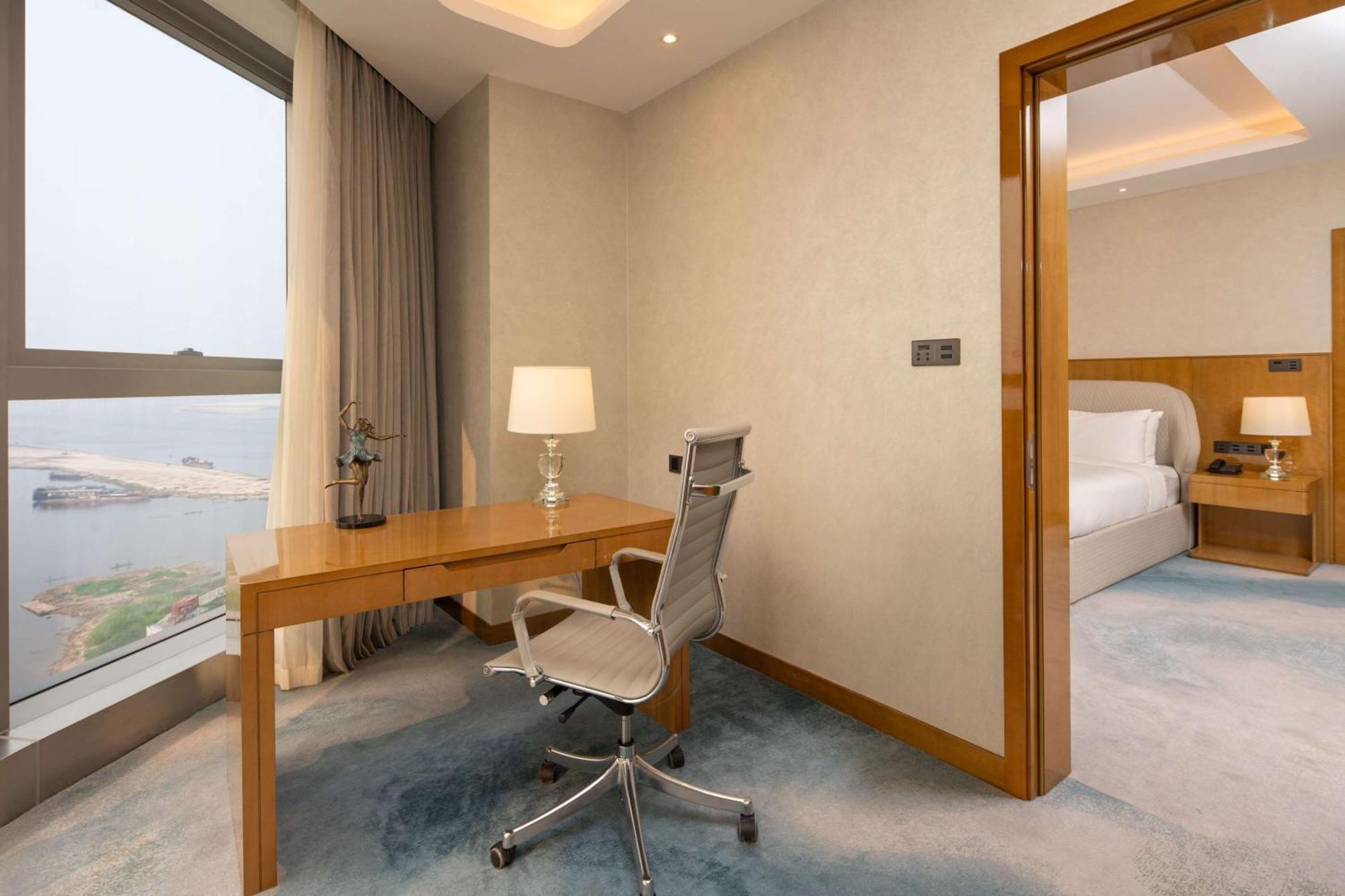 Hilton Brazzaville Les Tours Jumelles Hotel & Residences Екстериор снимка