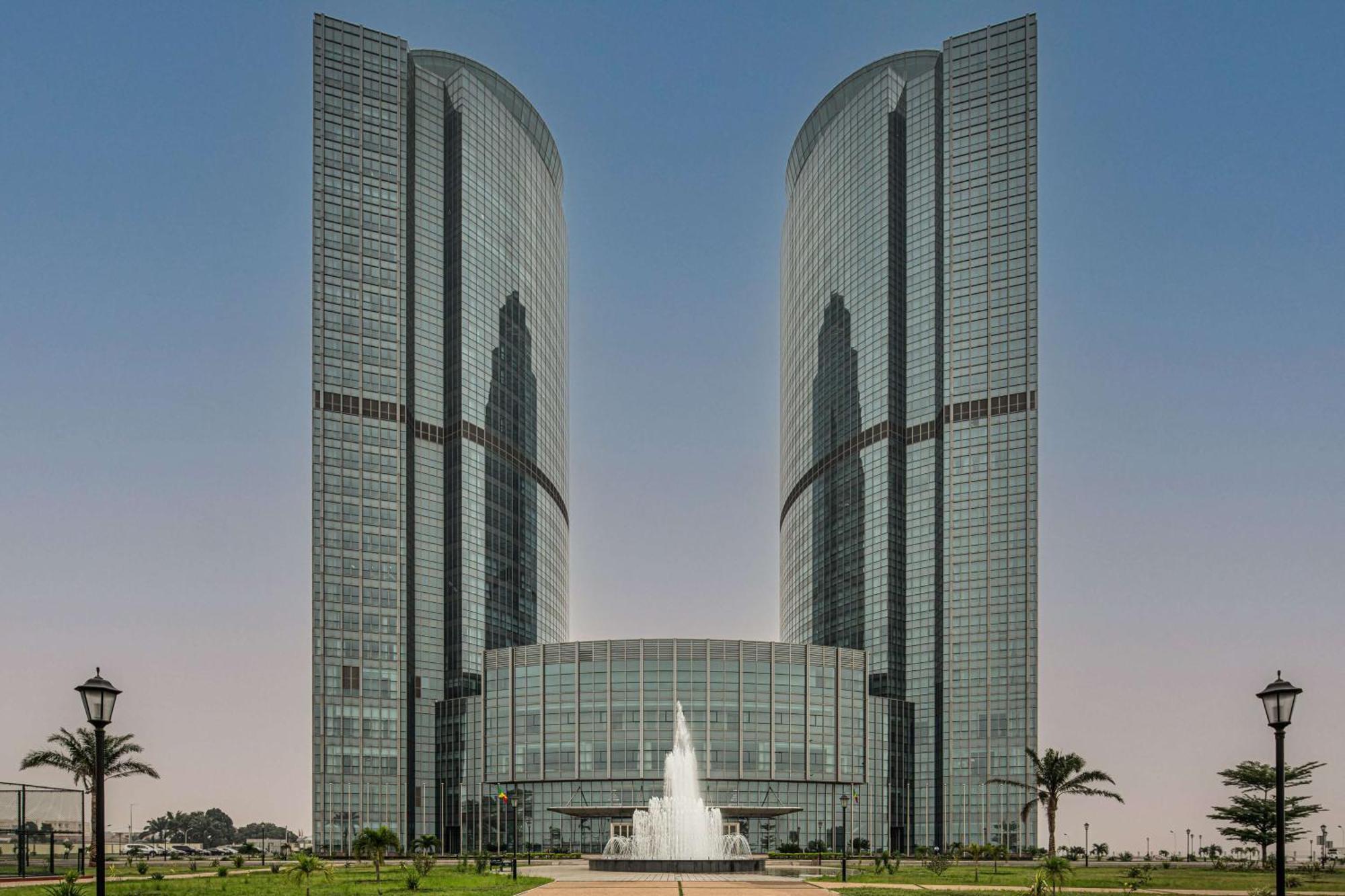 Hilton Brazzaville Les Tours Jumelles Hotel & Residences Екстериор снимка