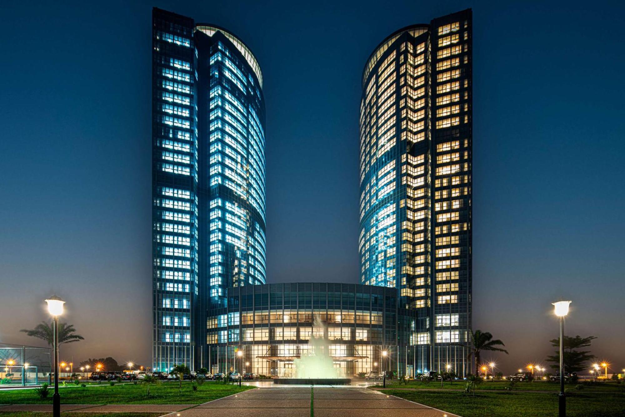 Hilton Brazzaville Les Tours Jumelles Hotel & Residences Екстериор снимка