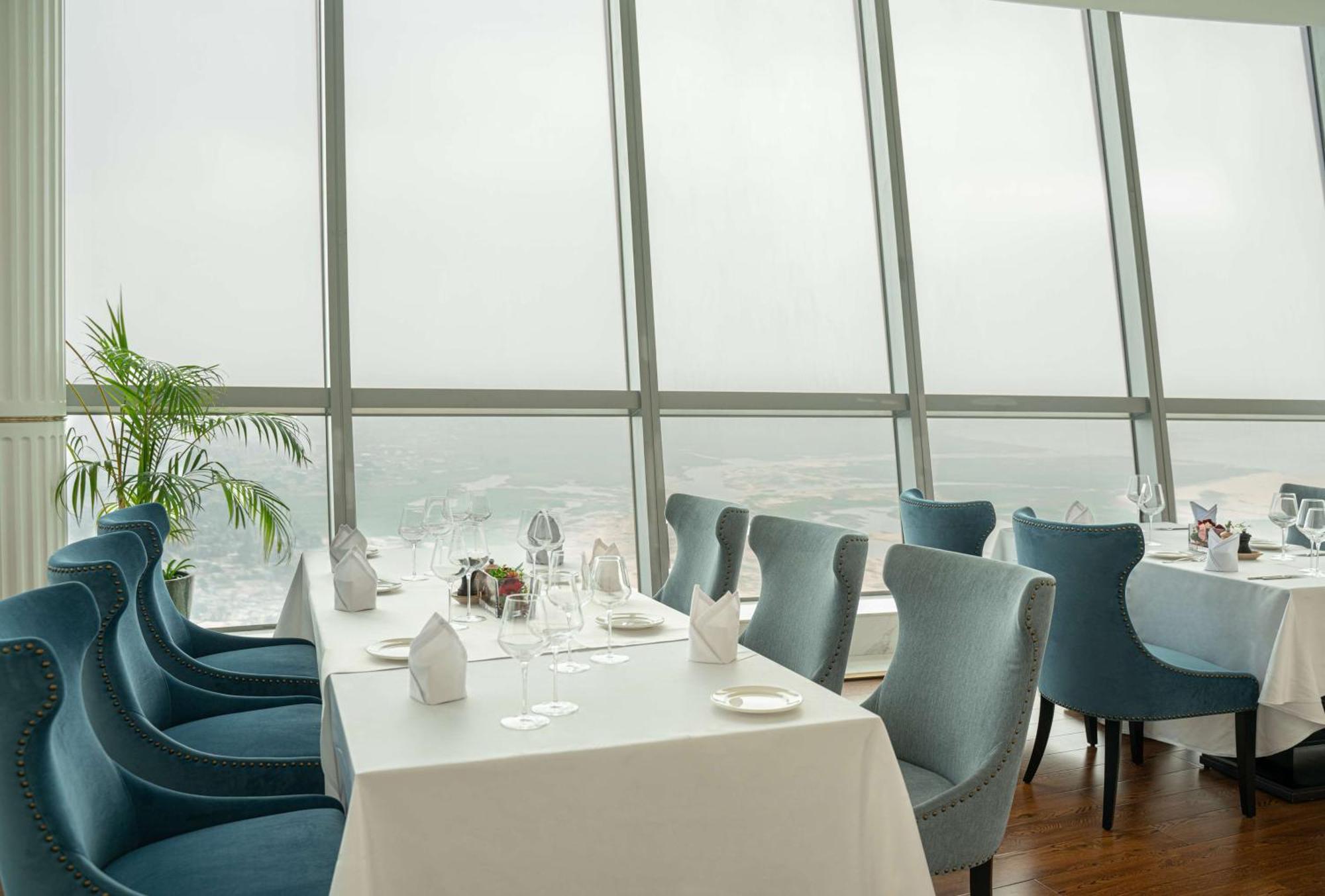 Hilton Brazzaville Les Tours Jumelles Hotel & Residences Екстериор снимка